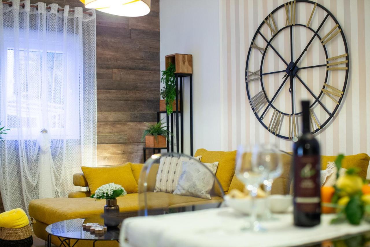 Apartments Dubra Komiža Esterno foto