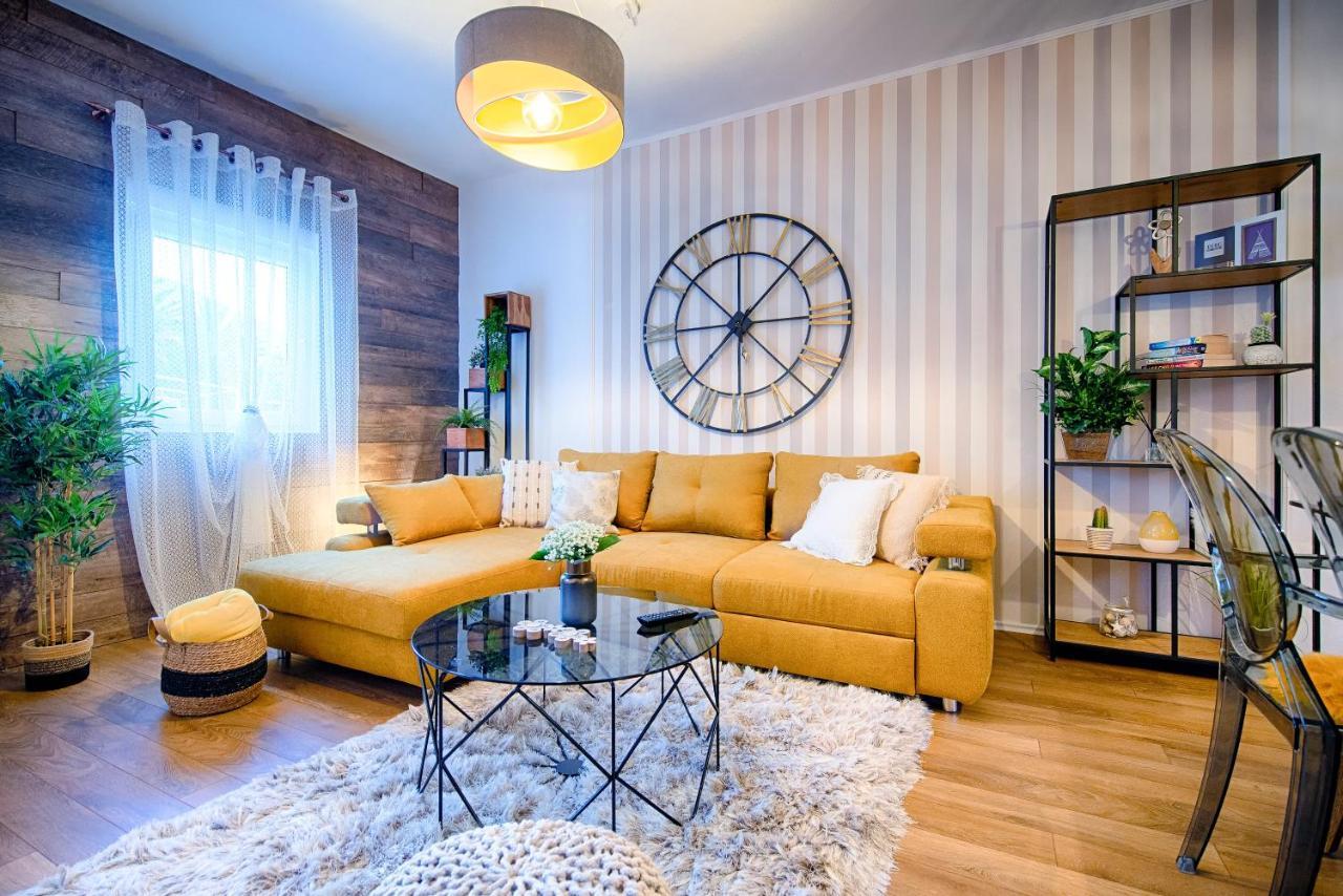 Apartments Dubra Komiža Esterno foto