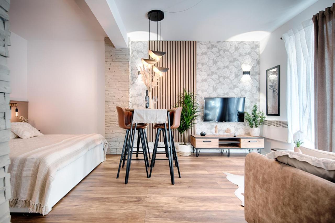 Apartments Dubra Komiža Esterno foto