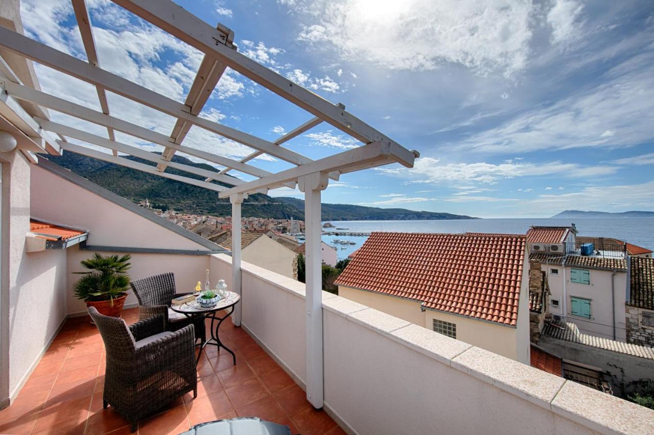 Apartments Dubra Komiža Esterno foto
