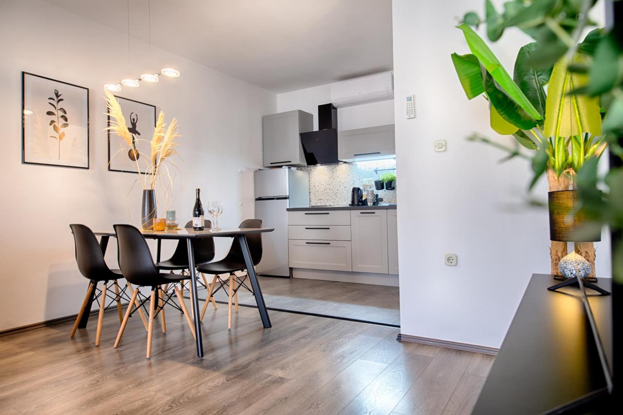 Apartments Dubra Komiža Esterno foto