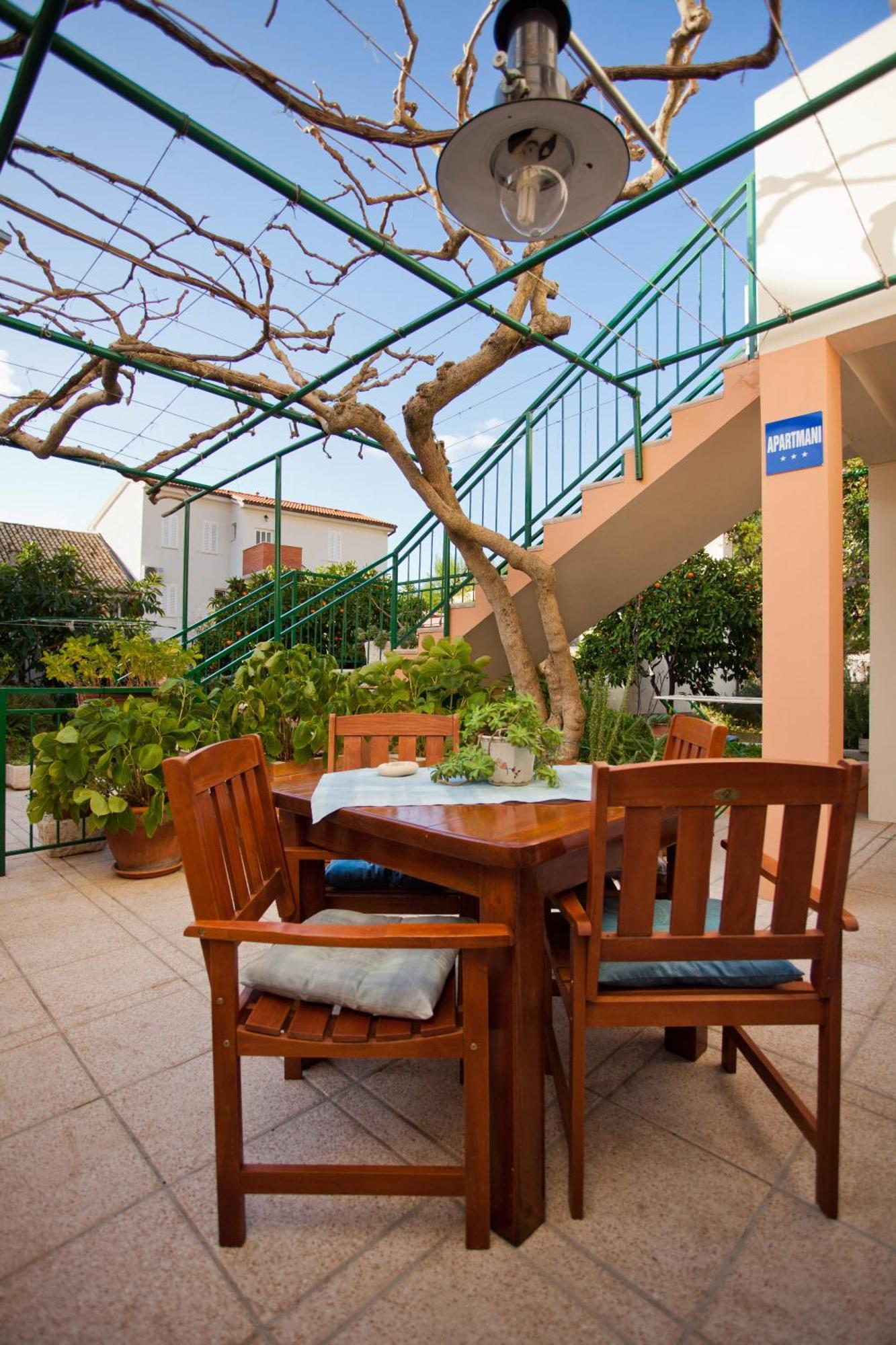 Apartments Dubra Komiža Esterno foto